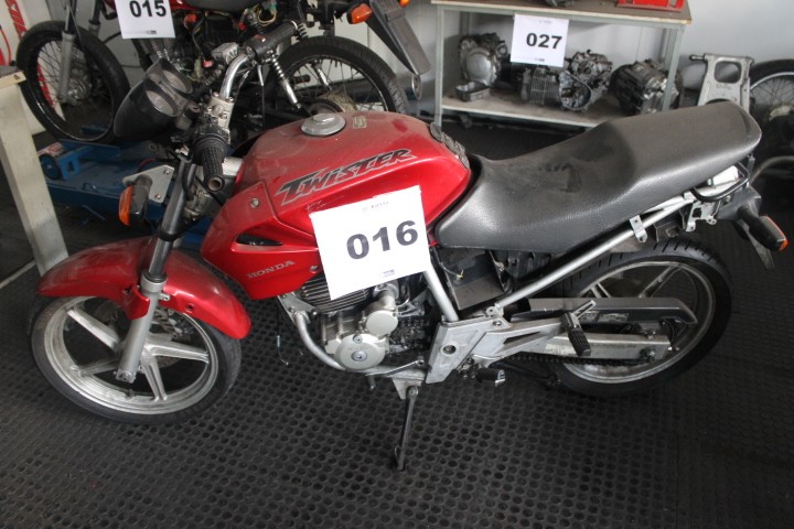 SUCATA MOTO HONDA TWISTER - Necessário cadastro no detran SP