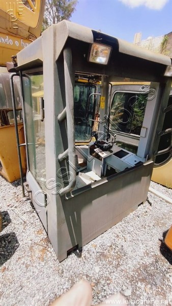 CABINE CAT W130 (VAZIA )
