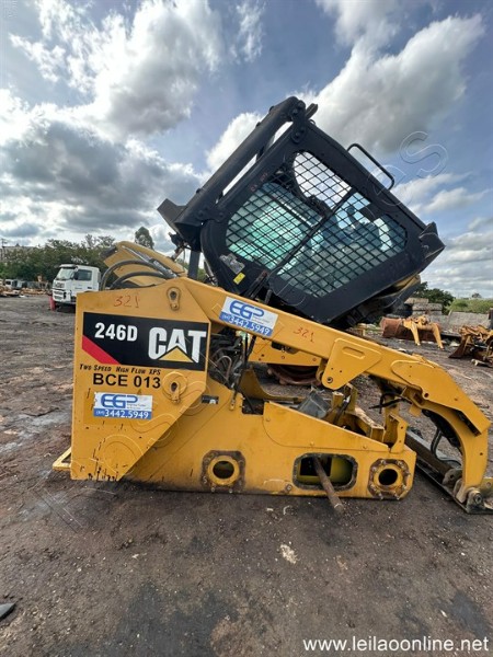 MINI CARREGADEIRA CAT 246D (SEM MOTOR )