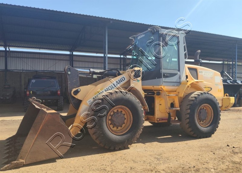 [ VÍDEOS ] PÁ CARREGADEIRA NEW HOLLAND MOD. W130 ANO 2010 - FUNCIONANDO