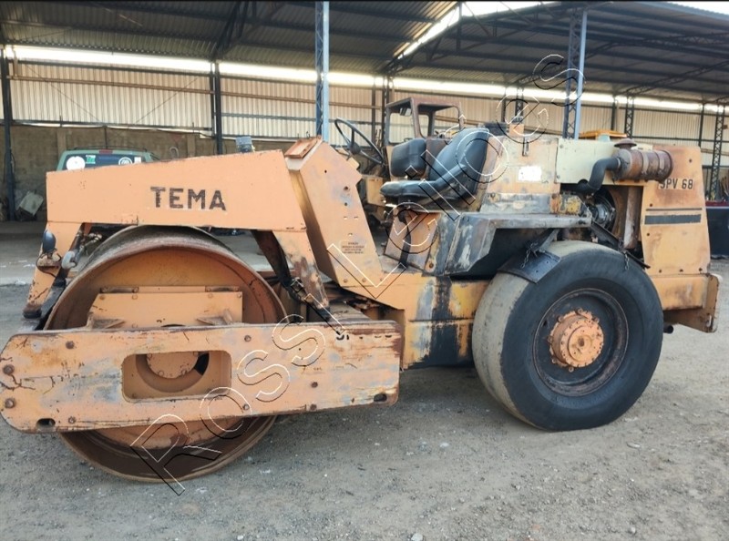 [ VÍDEO ] ROLOCOMPACTADOR TEMATERRA MOD. SPV68 ANO 1988 ( ASFALTO) FUNCIONANDO