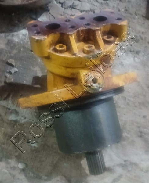MOTOR LATERAL - TRATOR ESCAVADEIRA MOD. D6N - NO ESTADO