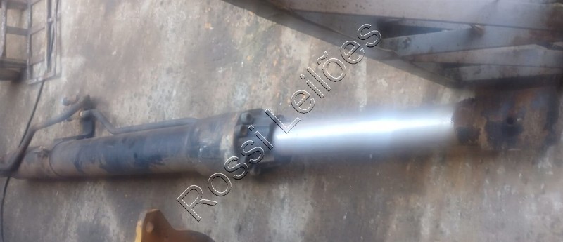 PISTÃO DO LEVANTE ESCAVADEIRA MOD. 320D - NO ESTADO