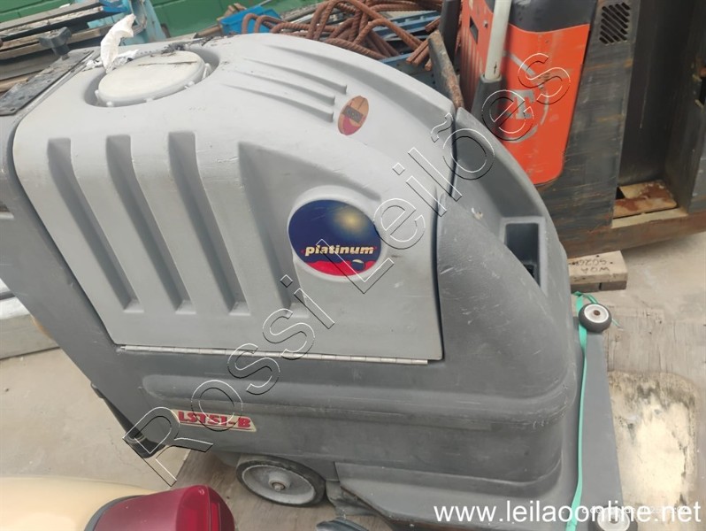 LAVADORA DE PISO INDUSTRIAL PLATINUM MODELO LST51-B - NO ESTADO