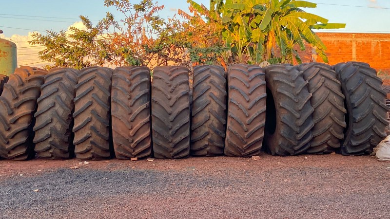 Lote com: 10 CAPAS 710/70R-38