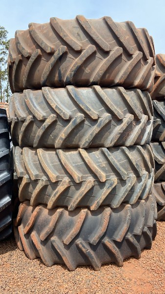 Lote com: 04 CAPAS 710/70R-42