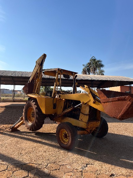 Retroescavadeira Case 580H