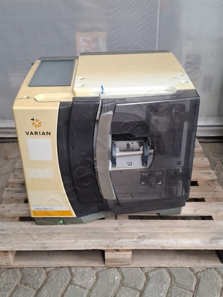 CROMATÓGRAFO LÍQUIDO DE ALTA PERFORMACE (HPLC) 940-LC VARIAN