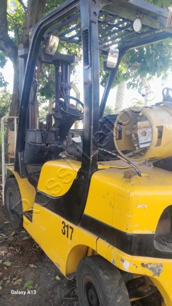 EMPILHADEIRA YALE MOD. GLP 050 ANO 2012 -  2 TON . - NO ESTADO