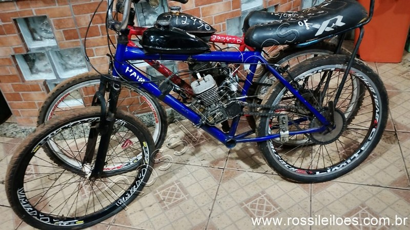 Lote contendo 02 bicicletas c/ motores a gasolina (B02)