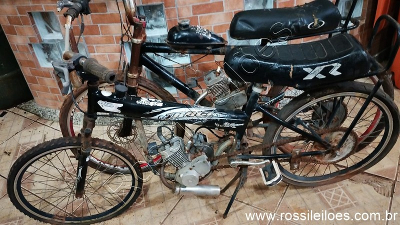 Lote contendo 01 Ciclomotor e 01 bicicleta, c/ motores a gasolina, (B17)