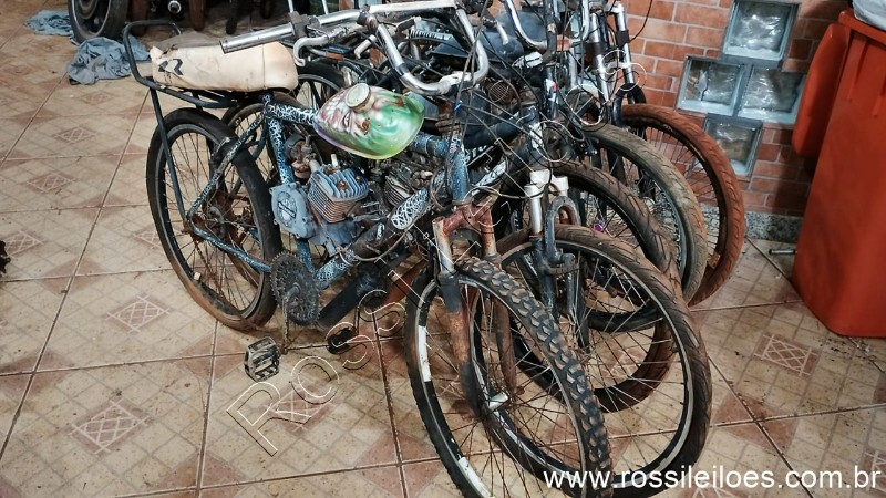 Lote contendo 05 Bicicletas c/ motores a gasolina, (B19)