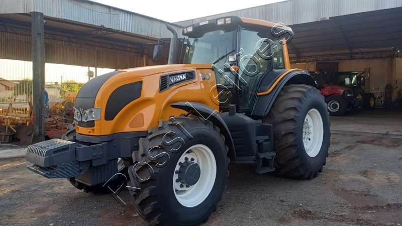 [ VÍDEO ] TRATOR  VALTRA MOD. 210 ANO 2014 FUNCIONANDO