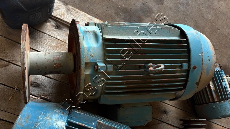 1 MOTOR ELETRICO WEG 30CV - VENDA NO ESTADO CONFORME LOTE EXPOSTO