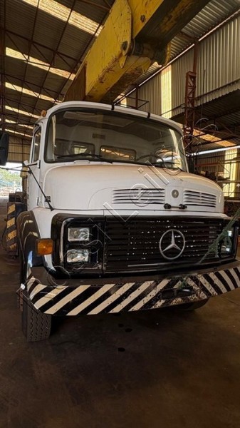 CAMINHÃO MERCEDES-BENZ L 2213, ANO 1982/1982, COR BRANCA / DIESEL - 3 EIXOS, 6X4 COM GUINDASTE BANTAM PARA 18 TONELADAS - VENDA NO ESTADO CONFORME LOTE EXPOSTO