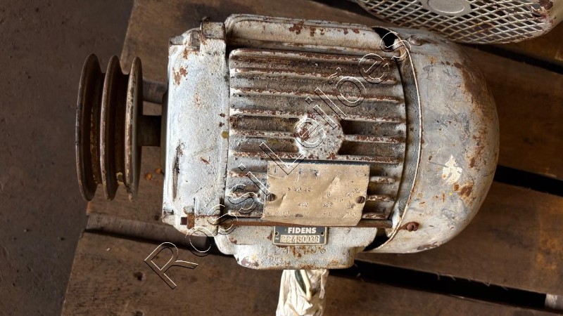 1 MOTOR ELETRICO 3 CV - 60HZ - VENDA NO ESTADO CONFORME LOTE EXPOSTO