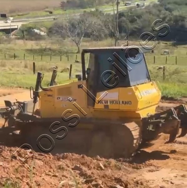 [ VÍDEOS ] TRATOR NEW HOLLAND MOD. D150B ANO 2014  - AR GELANDO /  COM RIPPER/ LÂMINA ANGULÁVEL / COM MANUAL / APROX. 6.000 HRS.FUNCIONANDO