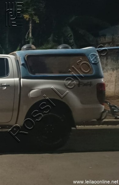 10 CAPOTAS DE FIBRA para camionetes. Diversos modelos: Hilux, S-10, Ranger, L-200, Amarok, Frontier e outras. Tampa traseira articulada, com trava e amortecedores.