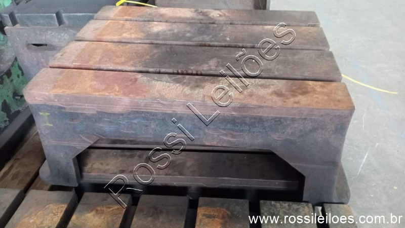Mesa de fixação L 490 A 300 C 690