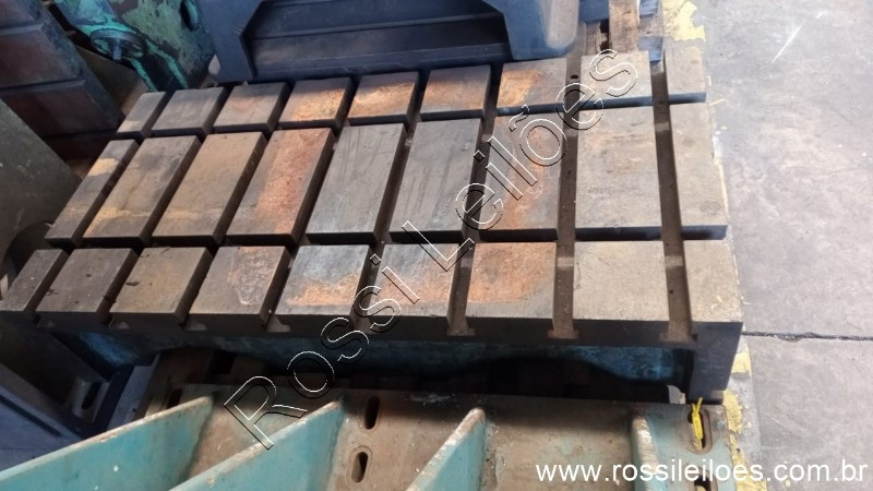 Mesa de fixação L 610 A 270 C 1.220