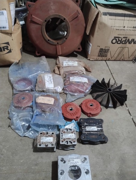 Lote com: 09 tampas de motor diversas