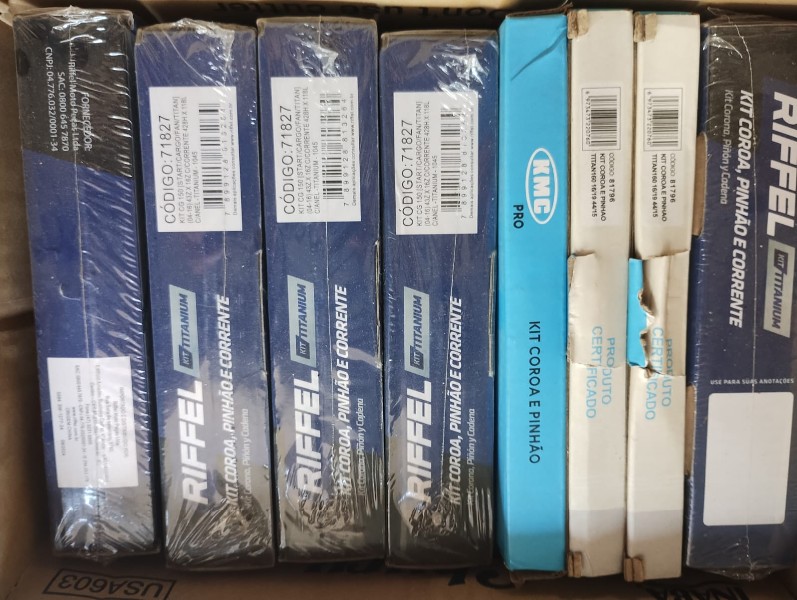 Lote com kit de peças de motocicleta