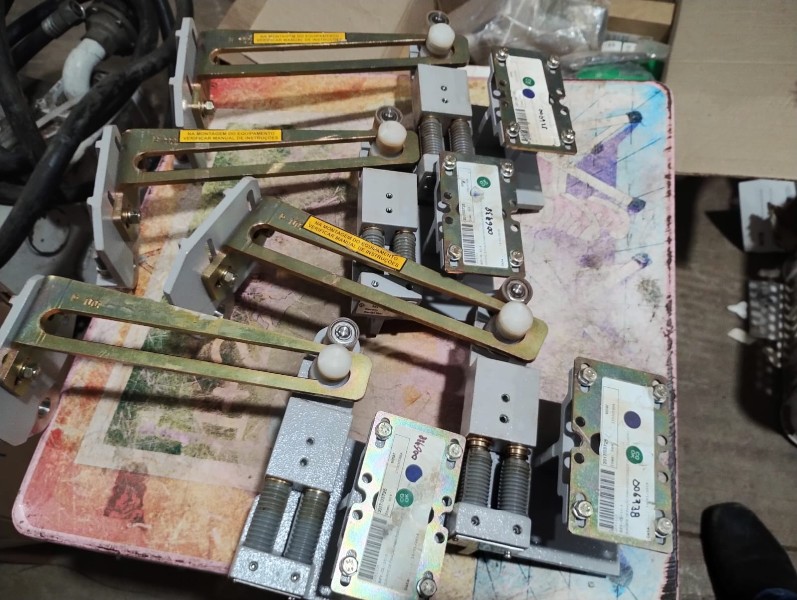 Lote com: 04 peças de suporte de fixação para posicionador de cilindro série F-Y