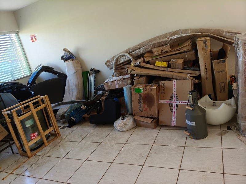 Lote com: Latarias, Radiadores, Lanterna,Faróis e Peças