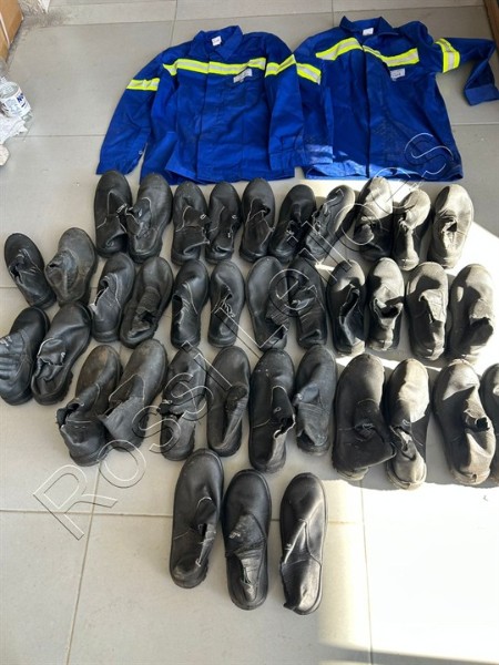 Lote com 02 Camisas Anti Chamas Sem Uso e Diversas Botinas