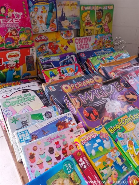 Lote contendo 30 unidades, sendo: Jogos, quebra-cabeças e outros