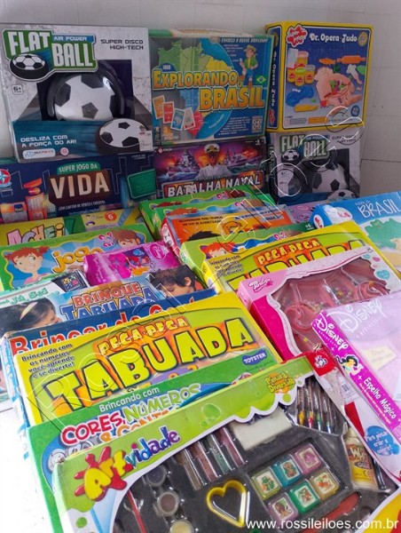 Lote contendo 27 unidades, sendo: Jogos, quebra-cabeças e outros