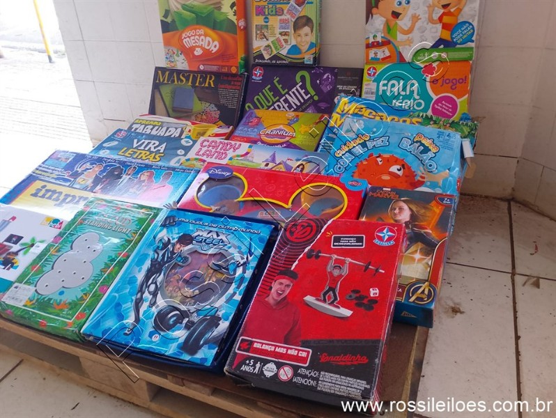 Lote contendo 19 unidades, sendo: Jogos, quebra-cabeças e outros