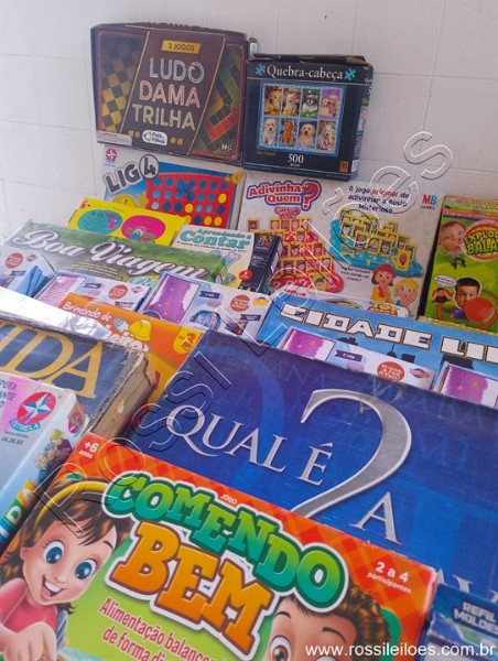 Lote contendo 24 unidades, sendo: Jogos, quebra-cabeças e outros