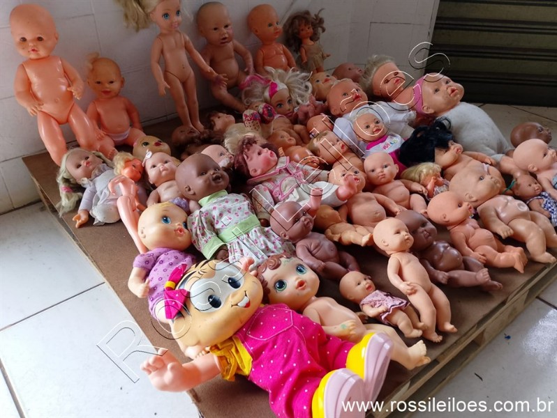 Lote contendo 45 Brinquedos, diversas marcas e modelos conforme fotos