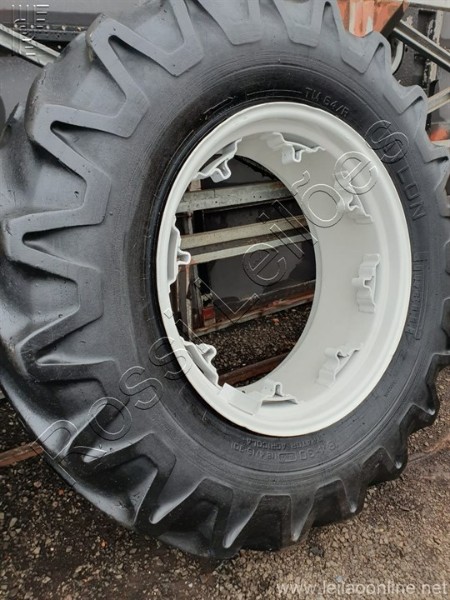 Roda original do Trator Valtra 785, completa com aro, camara e pneu pirelli…
