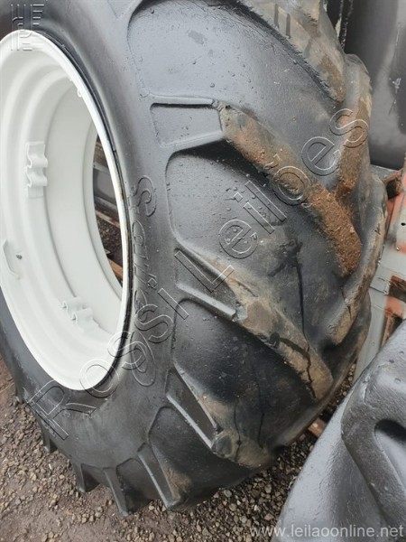 Pneu com roda traseira original retirada de trator Valtra A850 (servível…