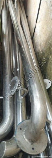 08 unidades Corrimão de inox tubular comprimento aprox. 3 mts