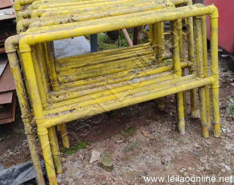 Guarda corpo em tudo de PVC, porem concretado interno e com ferragens ( 14…