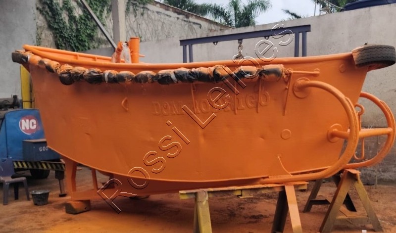 Barco de Apoio - Panga com Motor e Reversor