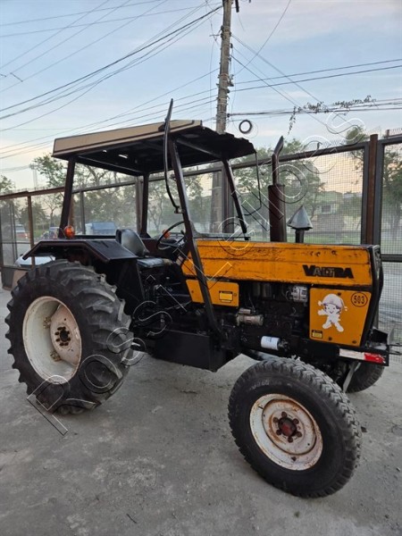 Trator Valtra Mod. 685