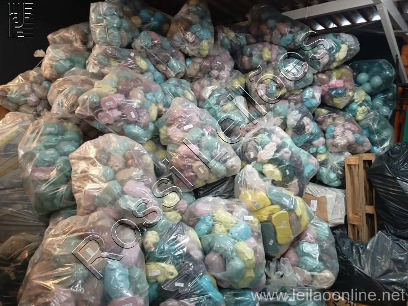 250 Unidades de Cofrinhos de Plástico Injetado, Sendo Modelos