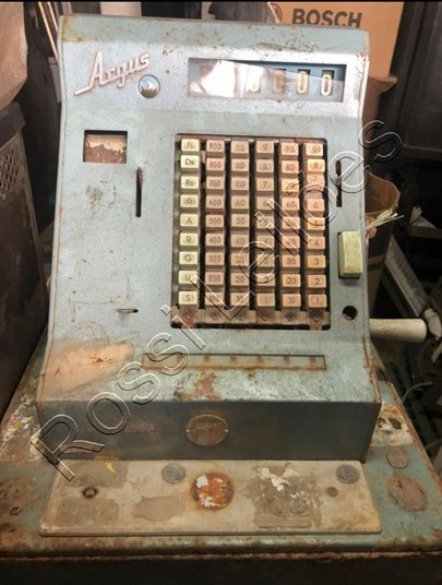 Caixa registradora ano 70