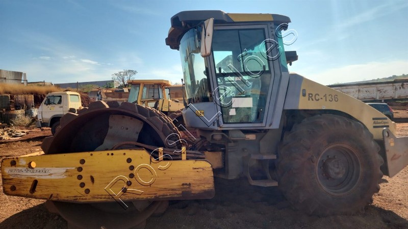 Rolo Compactador Dynapac MOD.CA250PD Ano 2014