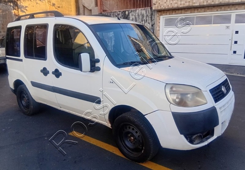 Fiat/Doblo Attractive 1.4 Ano 2012/2012