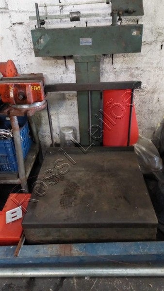 01 Un. Balança Mecânica Capac. 1.000KG