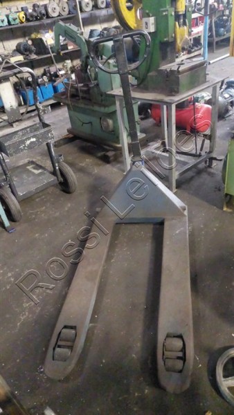 01 Un. Paleteira Manual Capac. 2TON