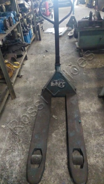 01 Un. Paleteira Manual Capac. 2TON