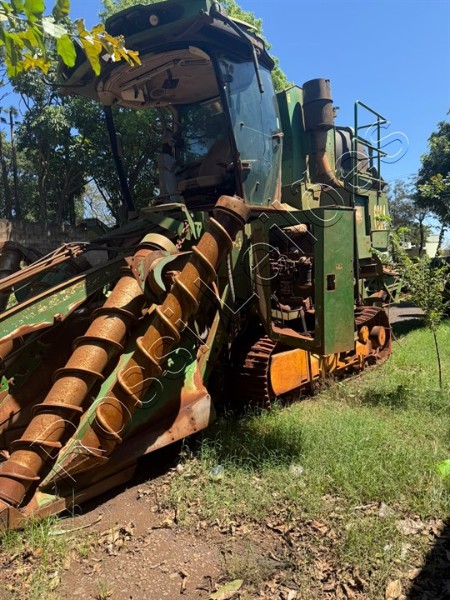 Colhedoura de Cana CH 570 John Deere Ano 2017