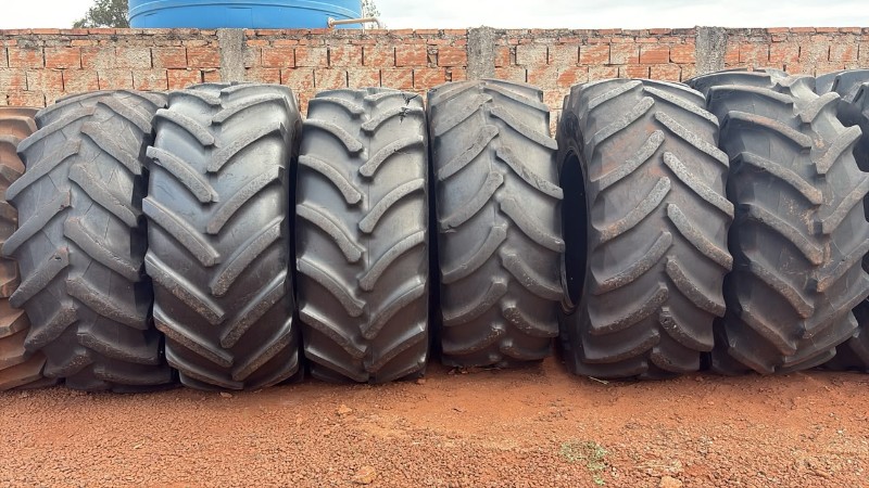 Lote com: 06 unid. De PNEUS AGRICOLAS 710/70R 38