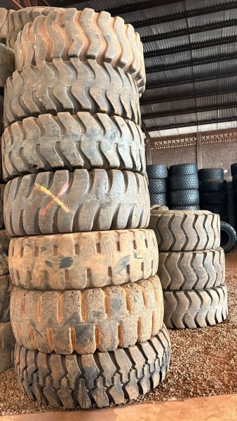 Lote com: 10 Unid de sucatas de CAPAS AGRICOLAS 20.5-25